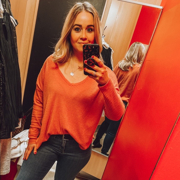 Meet your Posher, Carly - Picture 1 of 1